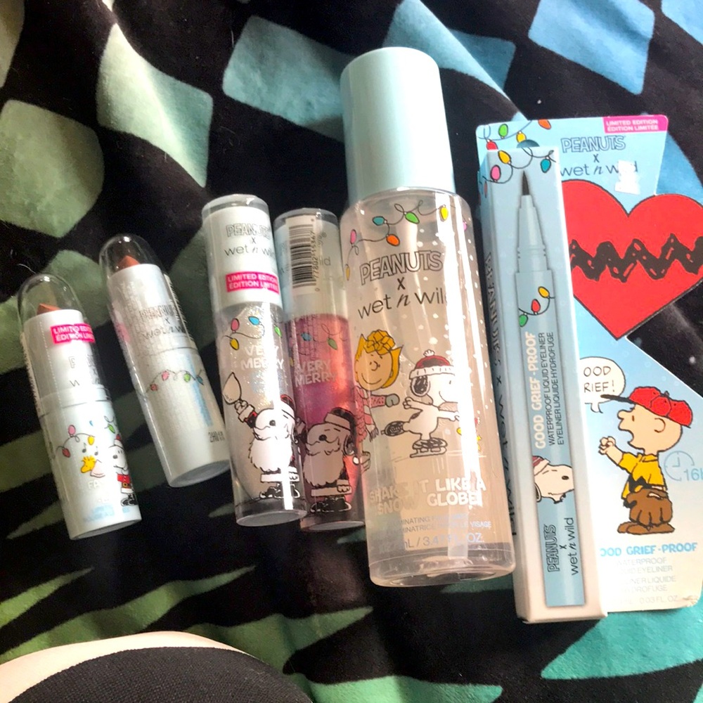 🦴🆕Snoopy x Wet N Wild SOLD OUT COLLECTION SET!